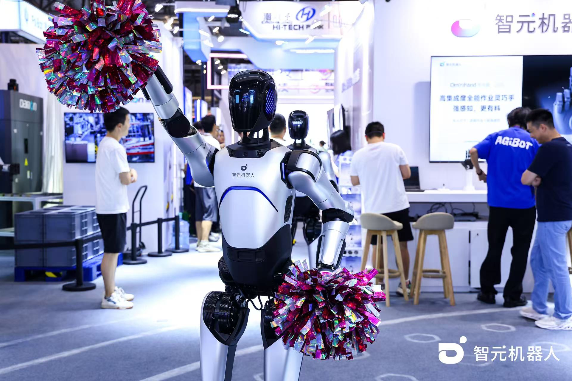 米兰电竞机器人 WAIC 首日展台火爆，机器...